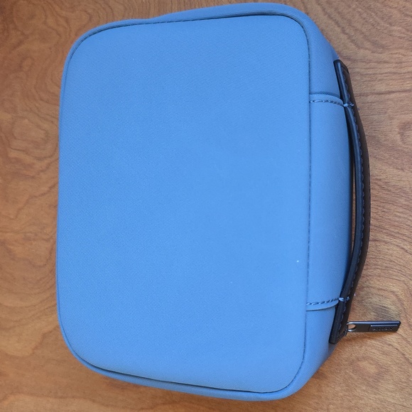 Away small tech pouch - Picture 2 of 7